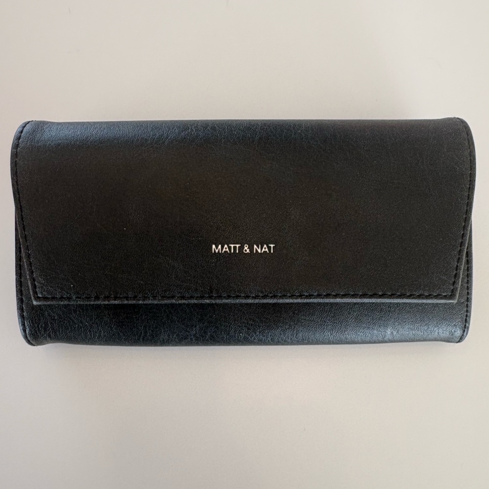 Matt & Nat Black Vegan Leather Long Wallet Zip Coin Pocket